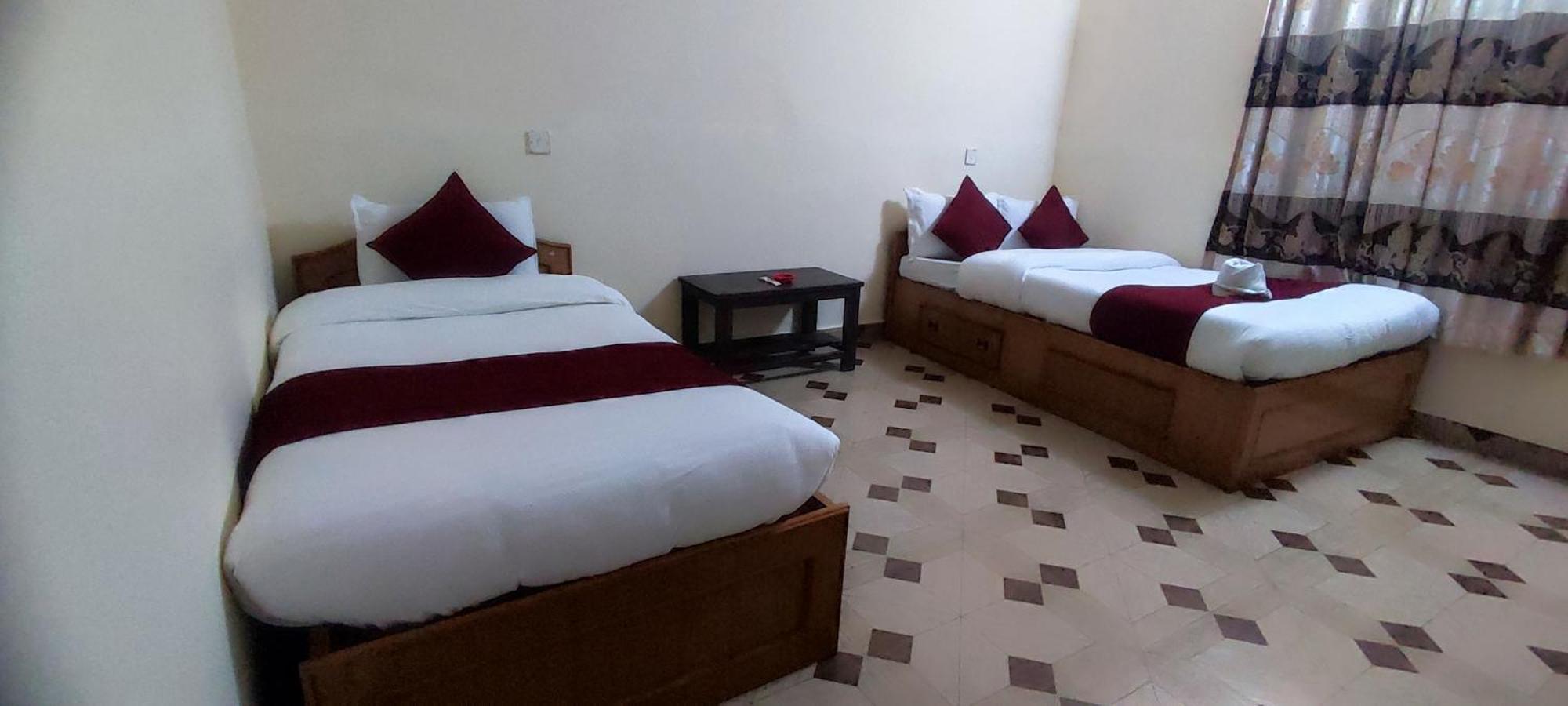 Hotel Lake Garden Pokhara Room photo